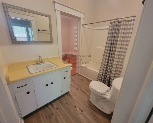213 West Laurel Avenue For rent in Greenwood South Carolina 4 bedroom 2 bathrooms for rent near lander