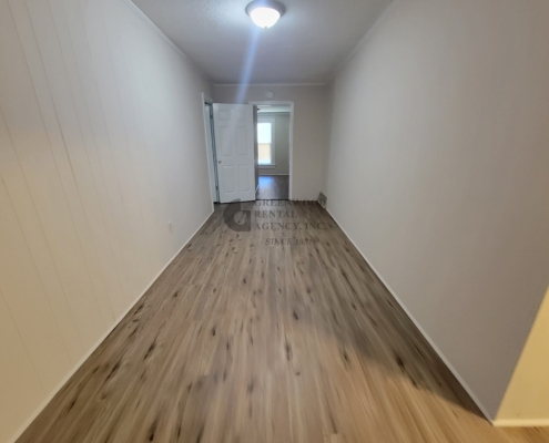 213 West Laurel Avenue For rent in Greenwood South Carolina 4 bedroom 2 bathrooms for rent near lander